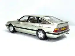 Cult Scale - 1:18 Rover 827 Vitesse Pulsar Silver 1988-1989 - Limited Edition Resin Model