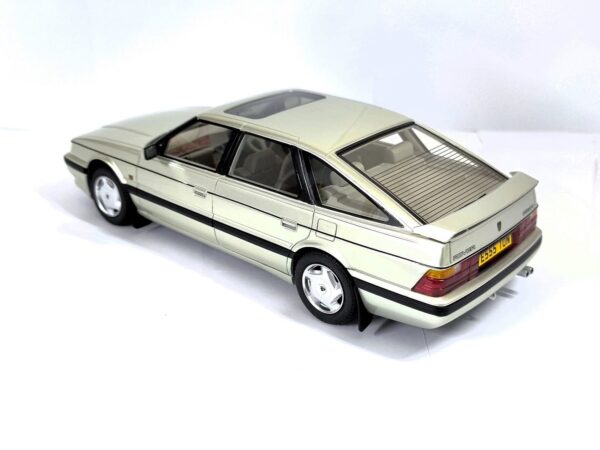 Cult Scale - 1:18 Rover 827 Vitesse Pulsar Silver 1988-1989 - Limited Edition Resin Model 11 Cult Scale - 1:18 Rover 827 Vitesse Pulsar Silver 1988-1989 - Limited Edition Resin Model