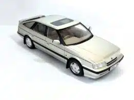Cult Scale - 1:18 Rover 827 Vitesse Pulsar Silver 1988-1989 - Limited Edition Resin Model