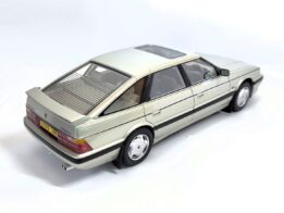 Cult Scale - 1:18 Rover 827 Vitesse Pulsar Silver 1988-1989 - Limited Edition Resin Model
