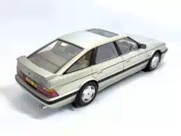 Cult Scale - 1:18 Rover 827 Vitesse Pulsar Silver 1988-1989 - Limited Edition Resin Model