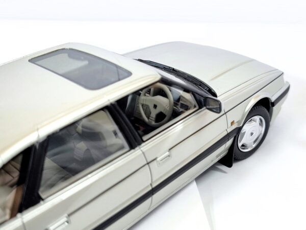 Cult Scale - 1:18 Rover 827 Vitesse Pulsar Silver 1988-1989 - Limited Edition Resin Model 15 Cult Scale - 1:18 Rover 827 Vitesse Pulsar Silver 1988-1989 - Limited Edition Resin Model