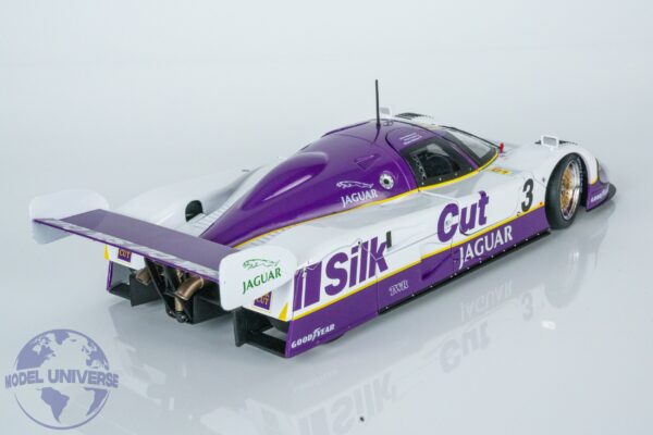 CMR - 1:18 Jaguar XJR-12 No.3 Winner 24h Le Mans 1990 - Diecast Model 18 CMR - 1:18 Jaguar XJR-12 No.3 Winner 24h Le Mans 1990 - Diecast Model