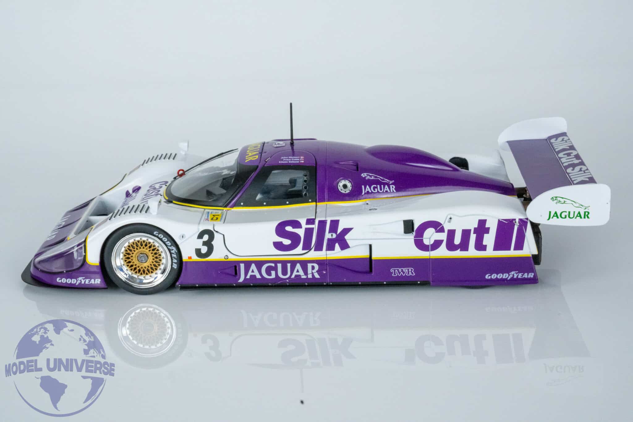 CMR 1:18 Scale Jaguar XJR-12 No.3 Winner 24h Le Mans 1990 Diecast Model ...