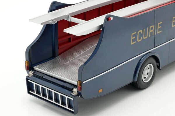 CMR 1:18 Commer TS3 Ecurie Ecosse Transporter 1959 - Diecast Model 21 CMR 1:18 Commer TS3 Ecurie Ecosse Transporter 1959 - Diecast Model