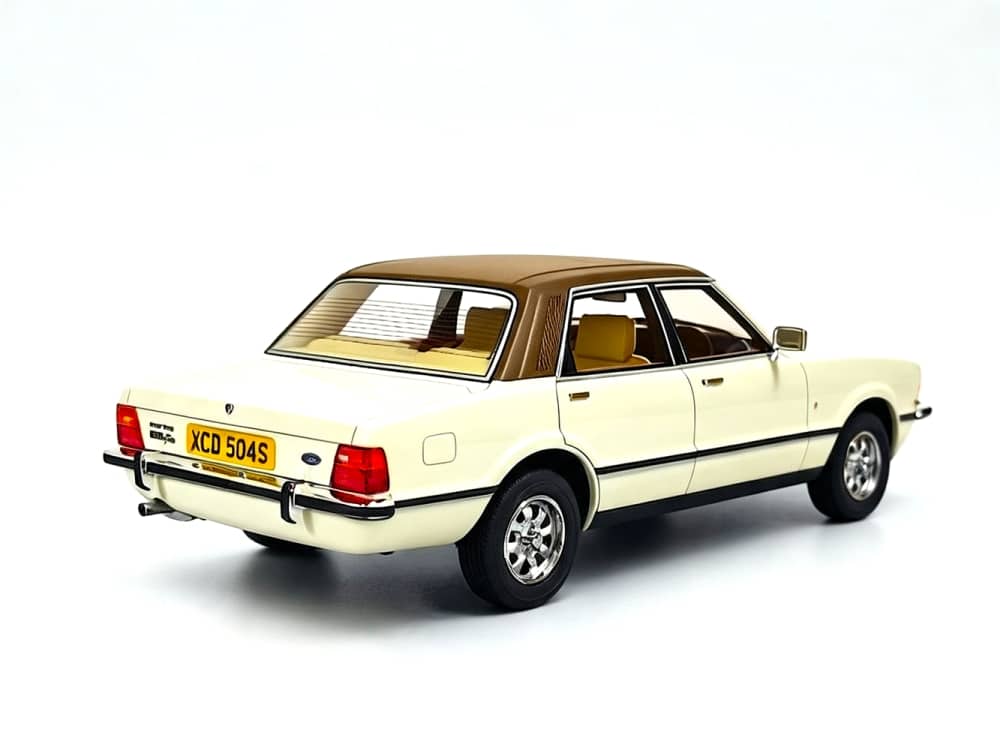 Cult Scale 1:18 Ford Cortina Mk IV Diamond White (CML321-2) UK Exclusive Limited Edition Resin Model 3 Cult Scale 1:18 Ford Cortina Mk IV Diamond White UK Exclusive Limited Edition Resin Model