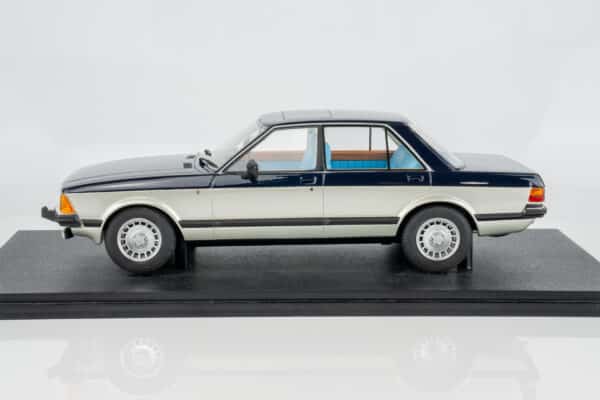 Cult Scale - 1:18 Ford Granada 2.8 Ghia Sapphire Blue/Silver - Limited Edition Resin Model