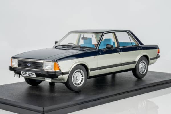 Cult Scale - 1:18 Ford Granada 2.8 Ghia Sapphire Blue/Silver - Limited Edition Resin Model