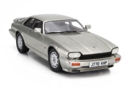 CULT SCALE JAGUAR XJR S 1:18 SILVER.2