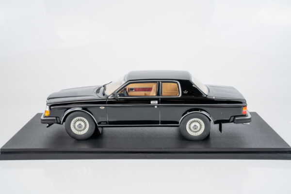 Cult Scale 1:18 Volvo 262C Bertone 1981 Black (CML022-2) Limited Edition Resin Model