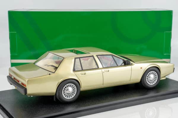 Cult Scale - 1:18 Aston Martin Lagonda Series IV Ice Green 1988-90 - Limited Edition Resin Model 8 Cult Scale - 1:18 Aston Martin Lagonda Series IV Ice Green 1988-90 - Limited Edition Resin Model