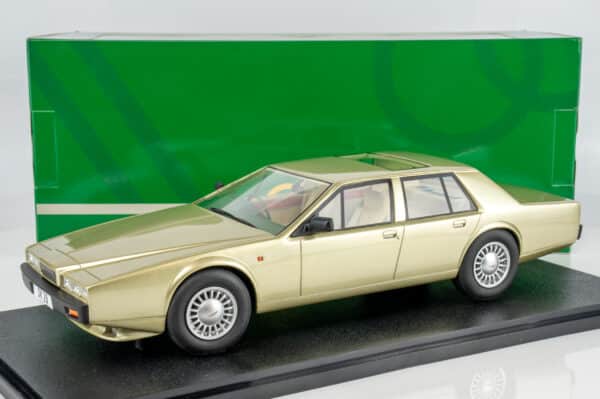Cult Scale - 1:18 Aston Martin Lagonda Series IV Ice Green 1988-90 - Limited Edition Resin Model