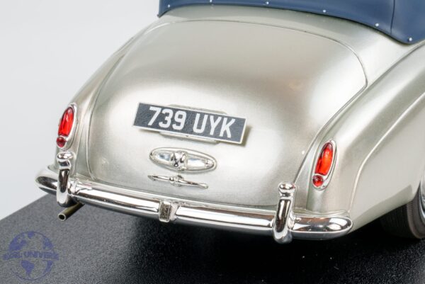 Cult Scale - 1:18 Rolls-Royce Silver Cloud DHC Shell Grey 1960-1962 - Limited Edition Resin Model 13 Cult Scale - 1:18 Rolls-Royce Silver Cloud DHC Shell Grey 1960-1962 - Limited Edition Resin Model