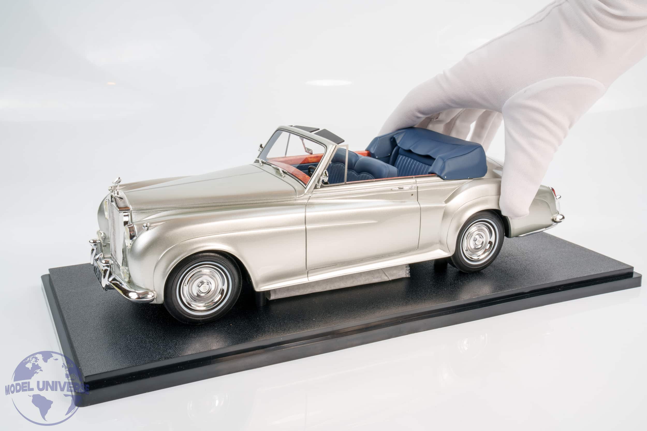 Cult Scale - 1:18 Rolls-Royce Silver Cloud DHC Shell Grey 1960