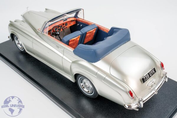 Cult Scale - 1:18 Rolls-Royce Silver Cloud DHC Shell Grey 1960-1962 - Limited Edition Resin Model 15 Cult Scale - 1:18 Rolls-Royce Silver Cloud DHC Shell Grey 1960-1962 - Limited Edition Resin Model