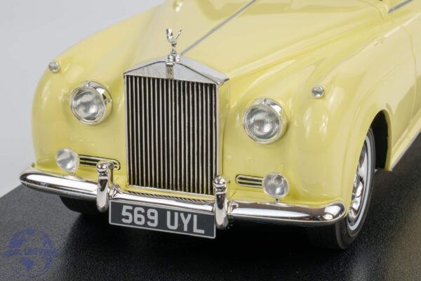 Cult Scale - 1:18 Rolls-Royce Silver Cloud DHC Ivory Yellow 1960-1962 - Limited Edition Resin Model