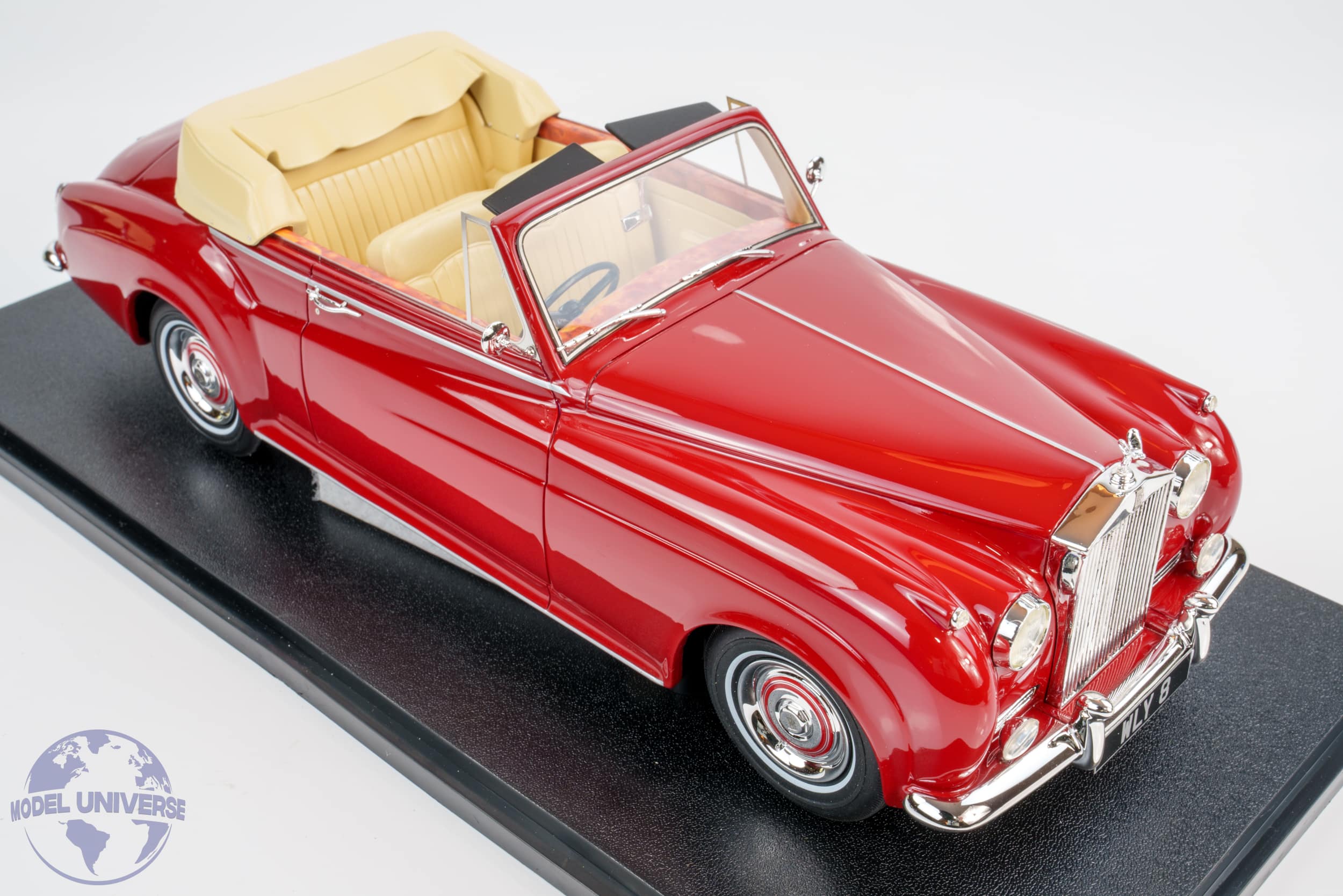 Cult Scale - 1:18 Rolls-Royce Silver Cloud DHC Red 1960-1962 - Limited Edition Resin Model 7 Cult Scale - 1:18 Rolls-Royce Silver Cloud DHC Red 1960-1962 - Limited Edition Resin Model