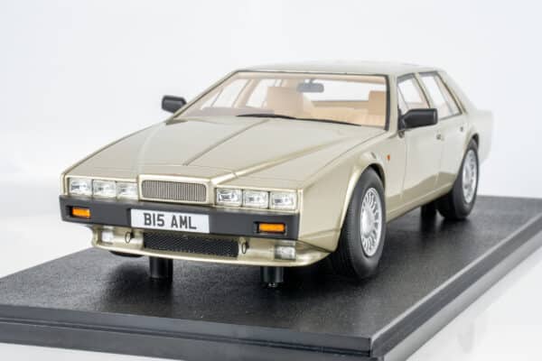 Cult Scale - 1:18 Aston Martin Lagonda Series IV Coniston Sand 1988-90 - Limited Edition Resin Model 11 Cult Scale - 1:18 Aston Martin Lagonda Series IV Coniston Sand 1988-90 - Limited Edition Resin Model