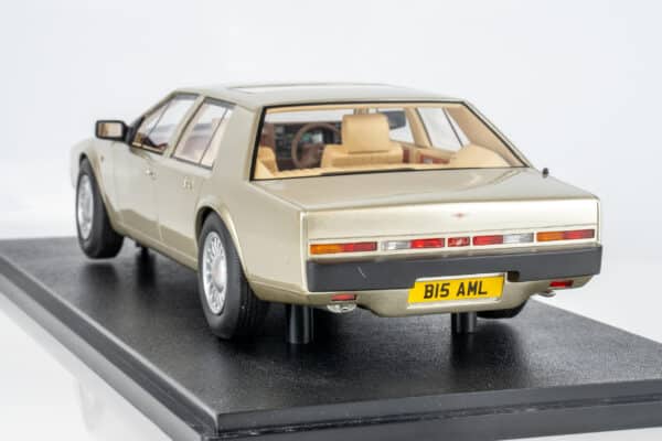 Cult Scale - 1:18 Aston Martin Lagonda Series IV Coniston Sand 1988-90 - Limited Edition Resin Model 12 Cult Scale - 1:18 Aston Martin Lagonda Series IV Coniston Sand 1988-90 - Limited Edition Resin Model
