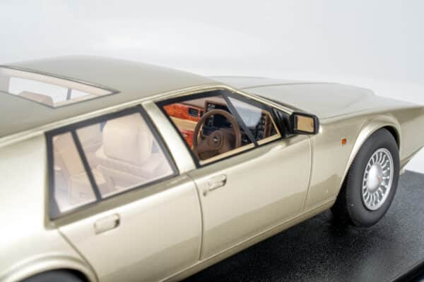 Cult Scale - 1:18 Aston Martin Lagonda Series IV Coniston Sand 1988-90 - Limited Edition Resin Model