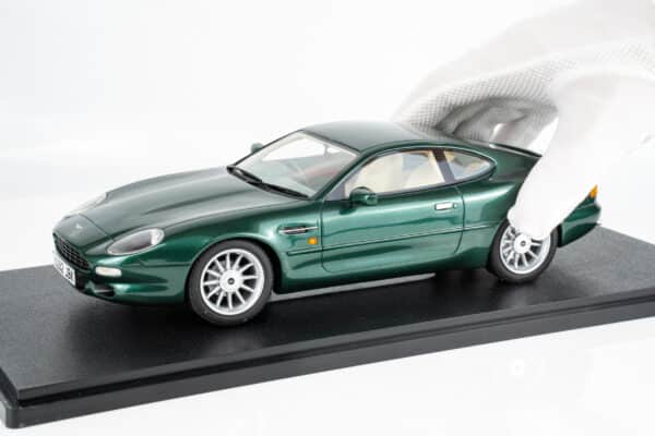 Cult Scale - 1:18 Aston Martin DB7 Coupe Buckinghamshire Green 1993-99 - Limited Edition Resin Model 8 Cult Scale - 1:18 Aston Martin DB7 Coupe Buckinghamshire Green 1993-99 - Limited Edition Resin Model
