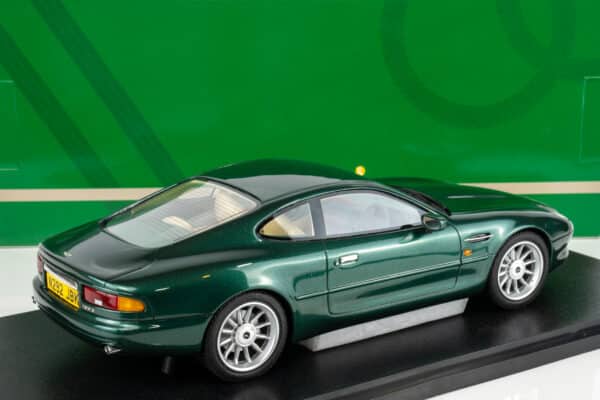 Cult Scale - 1:18 Aston Martin DB7 Coupe Buckinghamshire Green 1993-99 - Limited Edition Resin Model 7 Cult Scale - 1:18 Aston Martin DB7 Coupe Buckinghamshire Green 1993-99 - Limited Edition Resin Model