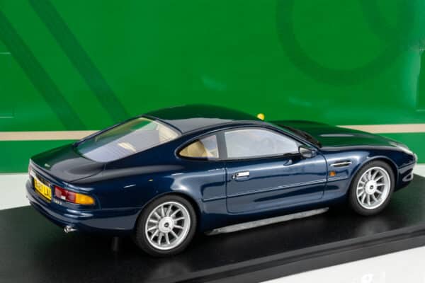 Cult Scale - 1:18 Aston Martin DB7 Coupe Mendip Blue 1993-99 - Limited Edition Resin Model 7 Cult Scale - 1:18 Aston Martin DB7 Coupe Mendip Blue 1993-99 - Limited Edition Resin Model