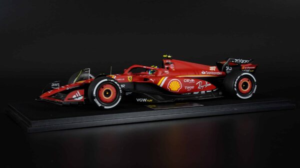 Looksmart - 1:18 Scuderia Ferrari SF-24 #38 Oliver Bearman Saudi Arabian GP 2024 - Resin Model