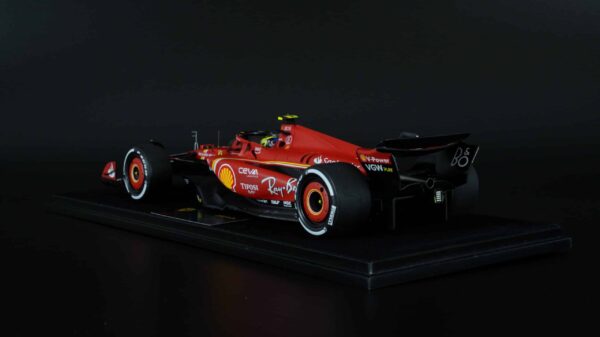 Looksmart - 1:18 Scuderia Ferrari SF-24 #38 Oliver Bearman Saudi Arabian GP 2024 - Resin Model 16 Looksmart - 1:18 Scuderia Ferrari SF-24 #38 Oliver Bearman Saudi Arabian GP 2024 - Resin Model