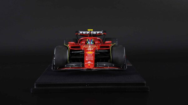 Looksmart - 1:18 Scuderia Ferrari SF-24 #38 Oliver Bearman Saudi Arabian GP 2024 - Resin Model 17 Looksmart - 1:18 Scuderia Ferrari SF-24 #38 Oliver Bearman Saudi Arabian GP 2024 - Resin Model