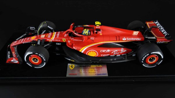 Looksmart - 1:18 Scuderia Ferrari SF-24 #38 Oliver Bearman Saudi Arabian GP 2024 - Resin Model 21 Looksmart - 1:18 Scuderia Ferrari SF-24 #38 Oliver Bearman Saudi Arabian GP 2024 - Resin Model