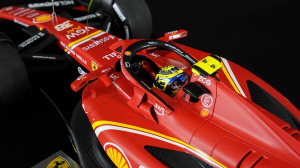 Looksmart - 1:18 Scuderia Ferrari SF-24 #38 Oliver Bearman Saudi Arabian GP 2024 - Resin Model 22 Looksmart - 1:18 Scuderia Ferrari SF-24 #38 Oliver Bearman Saudi Arabian GP 2024 - Resin Model