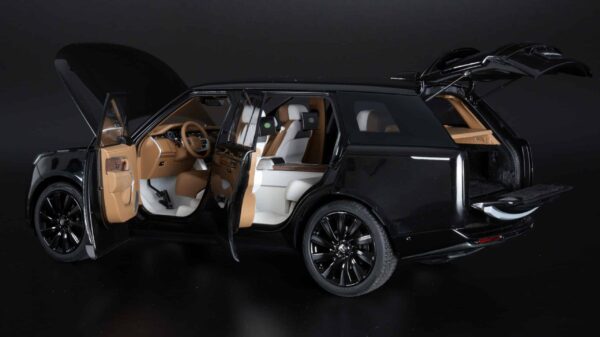 LCD 1:18 Range Rover SV Serenity 2022 Black Diecast Model 23 LCD 1:18 Range Rover SV Serenity 2022 Black Diecast Model