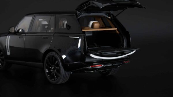 LCD 1:18 Range Rover SV Serenity 2022 Black Diecast Model 30 LCD 1:18 Range Rover SV Serenity 2022 Black Diecast Model