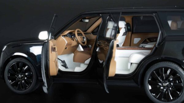 LCD 1:18 Range Rover SV Serenity 2022 Black Diecast Model 32 LCD 1:18 Range Rover SV Serenity 2022 Black Diecast Model