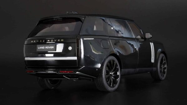 LCD 1:18 Range Rover SV Serenity 2022 Black Diecast Model 39 LCD 1:18 Range Rover SV Serenity 2022 Black Diecast Model