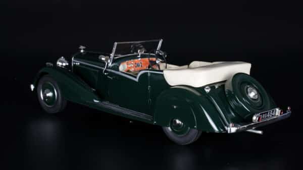 Cult Scale CML116 Bentley 4.5 Vanden Plas Resin Model Car Green