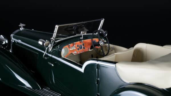 Cult Scale CML116 Bentley 4.5 Vanden Plas Resin Model Car Green