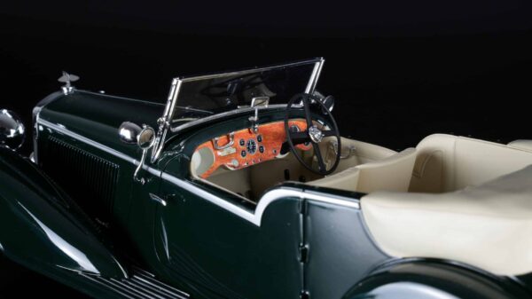 Cult Scale 1:18 Bentley 4.5L Vanden Plas Tourer Green 1938 15 Cult Scale 1:18 Bentley 4.5L Vanden Plas Tourer Green 1938