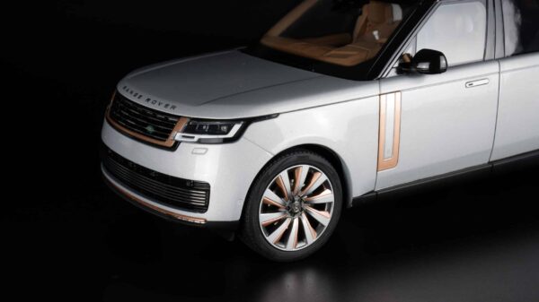 LCD 1:18 Range Rover SV Serenity 2022 Silver Diecast Model 35 lcd 18017s Range Rover sv serenity silver diecast model car