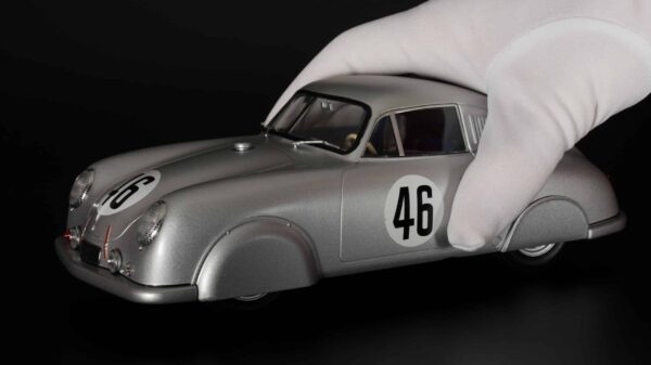 Werk83 - 1:18 Porsche 356 SL #46 1951 24h Le Mans Class Winner A.Veuillet, E.Mouche 22 Werk83 - 1:18 Porsche 356 SL #46 1951 24h Le Mans Class Winner A.Veuillet, E.Mouche