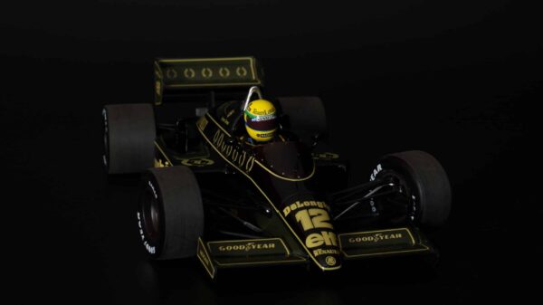 Minichamps - 1:18 Lotus Renault 98T Ayrton Senna 1986 'Dirty Version' (540863812) 24 Minichamps - 1:18 Lotus Renault 98T Ayrton Senna 1986 'Dirty Version' (540863812)