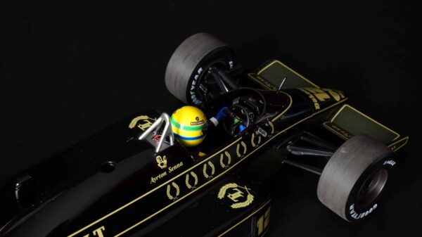 Minichamps - 1:18 Lotus Renault 98T Ayrton Senna 1986 'Dirty Version' (540863812) 30 Minichamps - 1:18 Lotus Renault 98T Ayrton Senna 1986 'Dirty Version' (540863812)