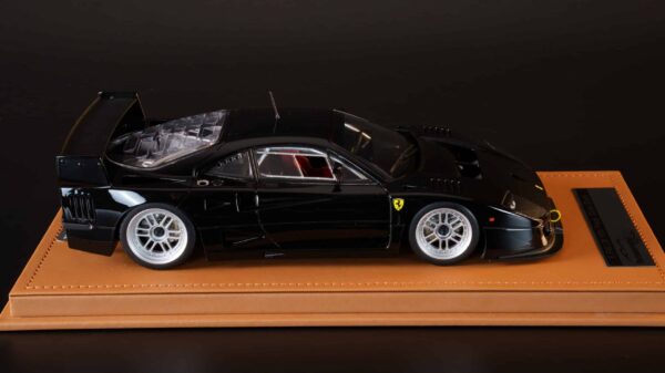Tecnomodel - 1:18 Ferrari F40 LM Gloss Black Version with Enkei Silver Rims 17 Tecnomodel - 1:18 Ferrari F40 LM Gloss Black Version with Enkei Silver Rims