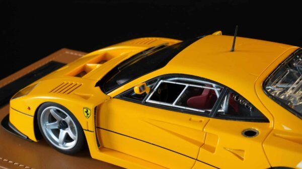 Tecnomodel - 1:18 Ferrari F40 LM 1996 Press Version Modena Yellow with 5 Spoke Silver Rims 16 DSC02304