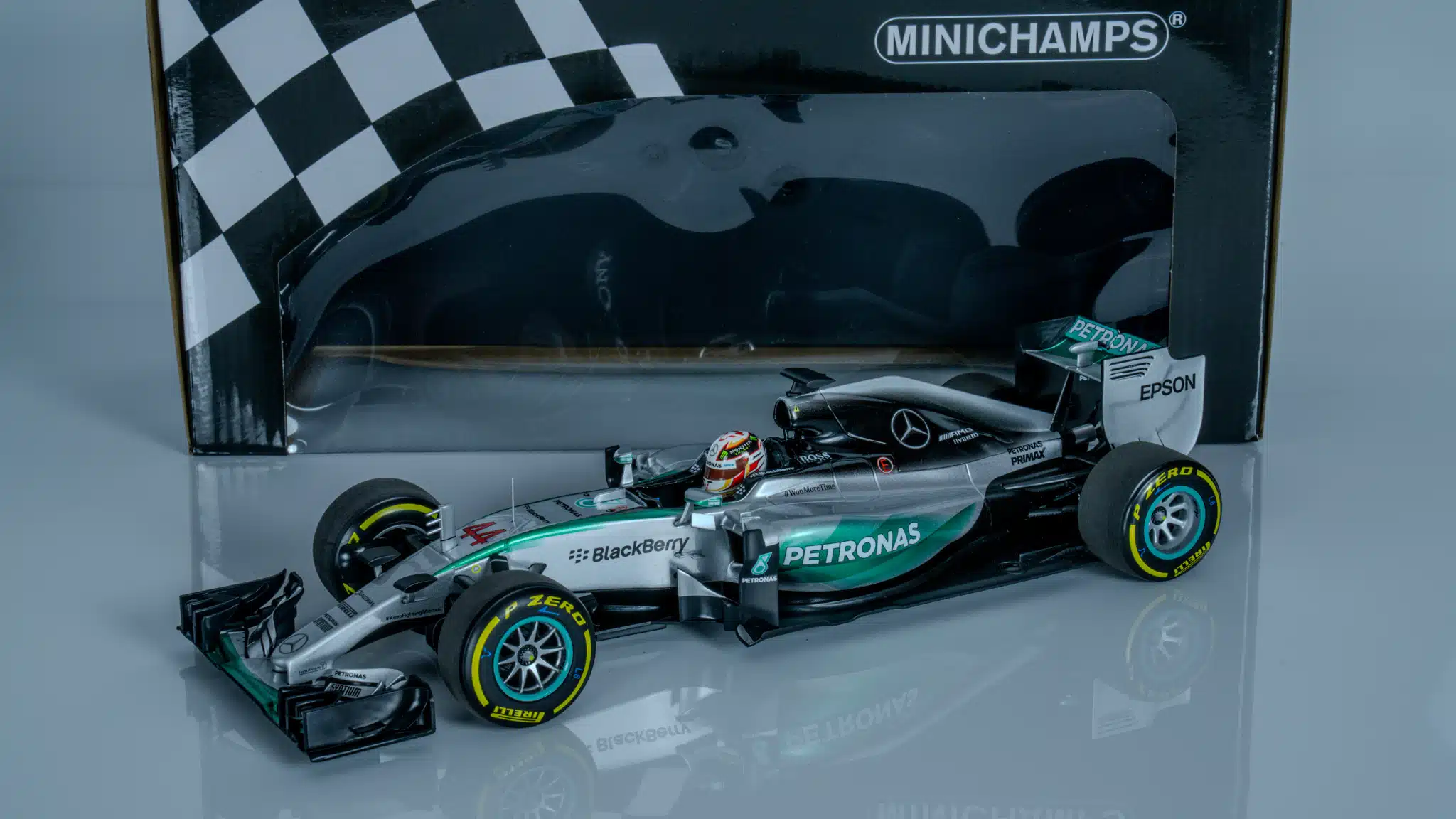 ミニチャンプ　1/18 2015 メルセデスAMGペトロナスW06 ハミルトン Minichamps - 1:18 Mercedes-AMG Petronas F1 W06 - #44 Lewis