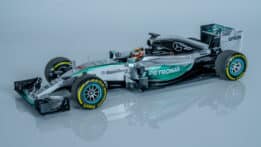 Minichamps - 1:18 Mercedes-AMG Petronas F1 W06 - #44 Lewis Hamilton - 2015 World Champion
