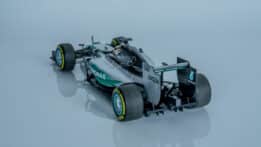 Minichamps - 1:18 Mercedes-AMG Petronas F1 W06 - #44 Lewis Hamilton - 2015 World Champion