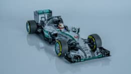 Minichamps - 1:18 Mercedes-AMG Petronas F1 W06 - #44 Lewis Hamilton - 2015 World Champion