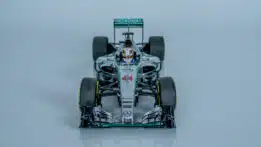 Minichamps - 1:18 Mercedes-AMG Petronas F1 W06 - #44 Lewis